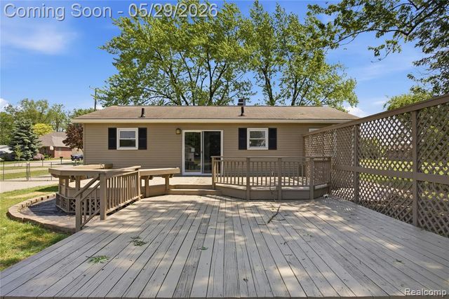 37257 Dundee Street, Sterling Heights, MI 48310