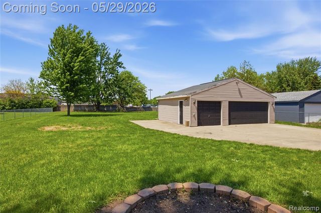 37257 Dundee Street, Sterling Heights, MI 48310