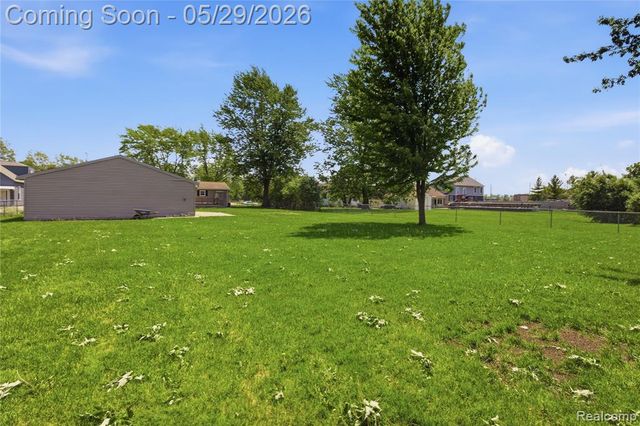 37257 Dundee Street, Sterling Heights, MI 48310
