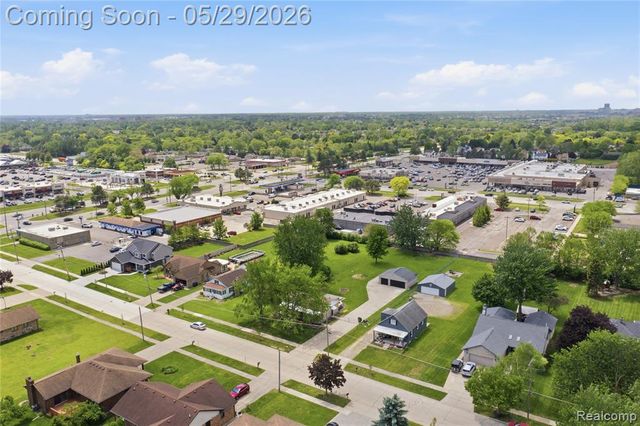 37257 Dundee Street, Sterling Heights, MI 48310