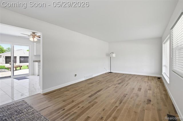 37257 Dundee Street, Sterling Heights, MI 48310