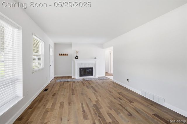 37257 Dundee Street, Sterling Heights, MI 48310