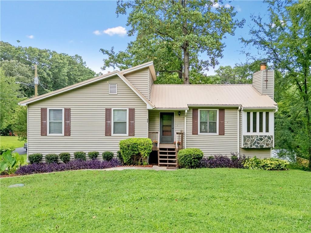 629 Silver Trace Court, Woodstock, GA 30189