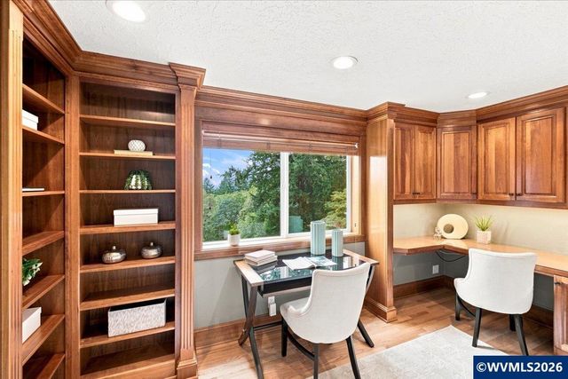 341 Maple Hill Dr NW, Salem, OR 97304
