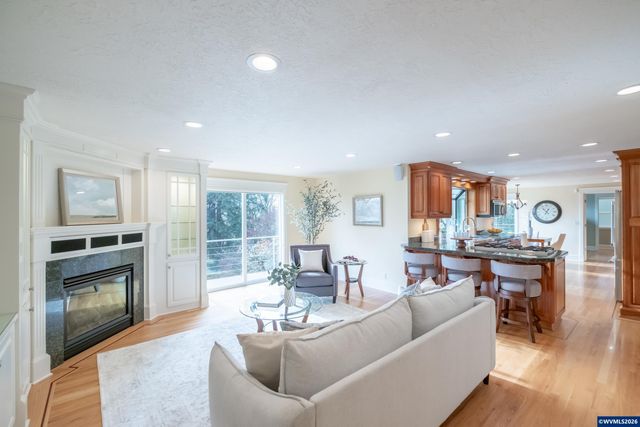 341 Maple Hill Dr NW, Salem, OR 97304