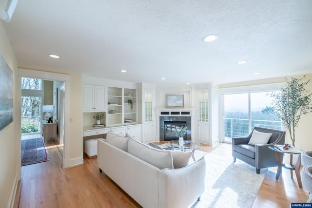 341 Maple Hill Dr NW, Salem, OR 97304