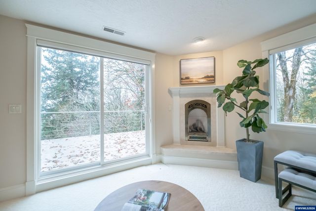 341 Maple Hill Dr NW, Salem, OR 97304