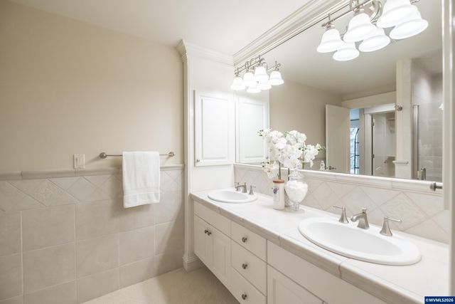 341 Maple Hill Dr NW, Salem, OR 97304