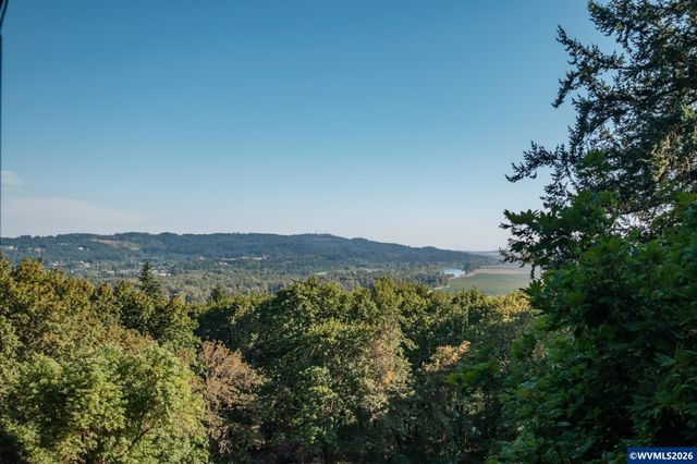 341 Maple Hill Dr NW, Salem, OR 97304
