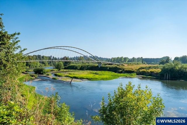 341 Maple Hill Dr NW, Salem, OR 97304