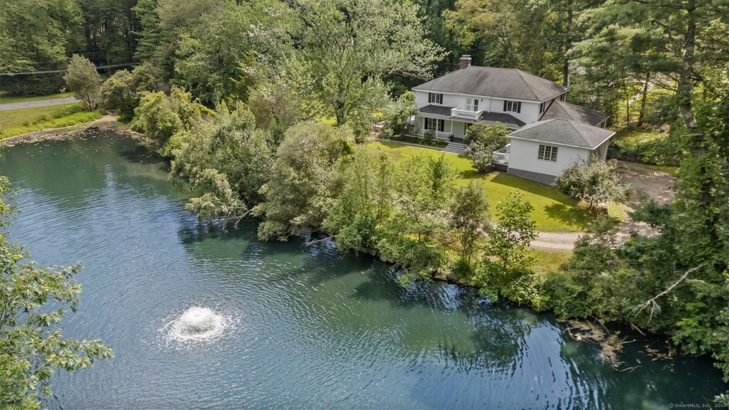 59 Snowberry Lane, New Canaan, CT 06840