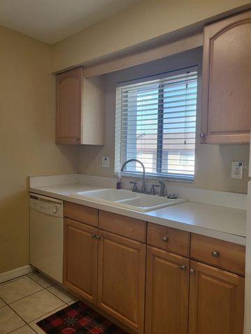 2721 HIDDEN LAKE BOULEVARD C, Sarasota, FL 34237