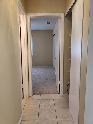 2721 HIDDEN LAKE BOULEVARD C, Sarasota, FL 34237