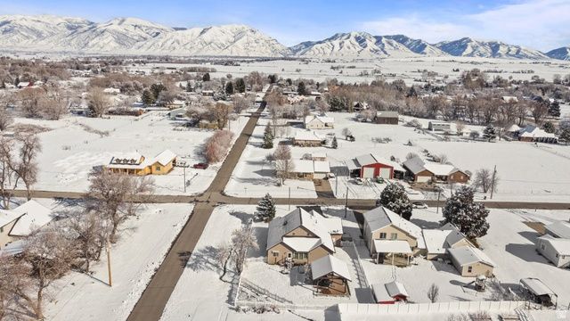 507 S 200 W, Wellsville, UT 84339