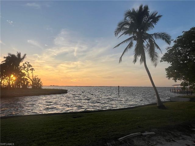 6932 Old Whiskey Creek DR, Fort Myers, FL 33919