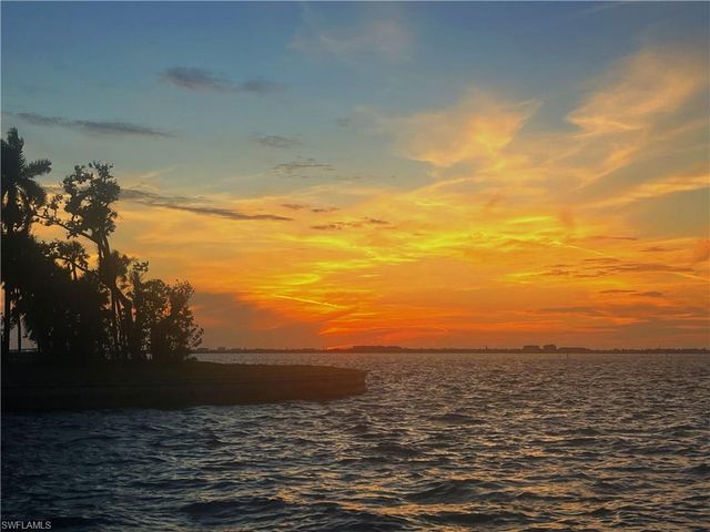 6932 Old Whiskey Creek DR, Fort Myers, FL 33919