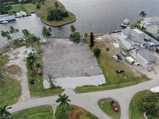 6932 Old Whiskey Creek DR, Fort Myers, FL 33919