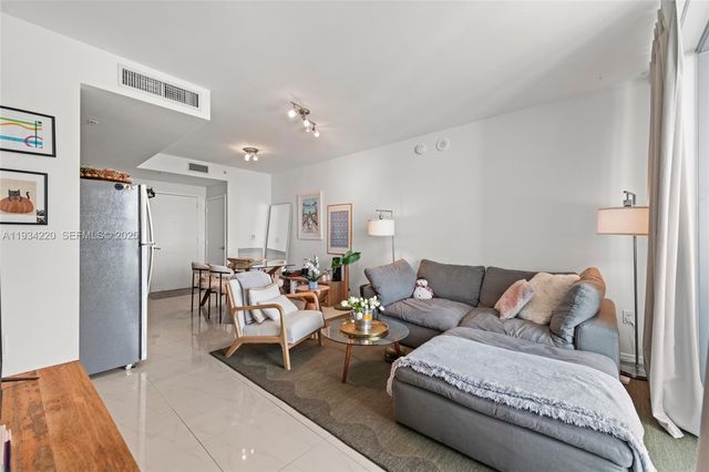 90 SW 3rd St 2109, Miami, FL 33130