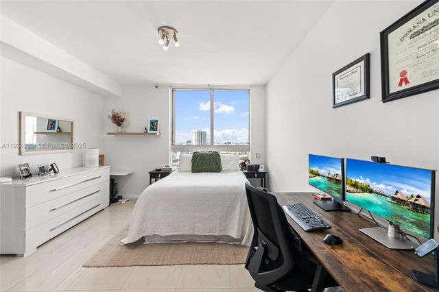 90 SW 3rd St 2109, Miami, FL 33130