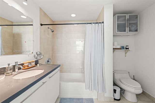 90 SW 3rd St 2109, Miami, FL 33130