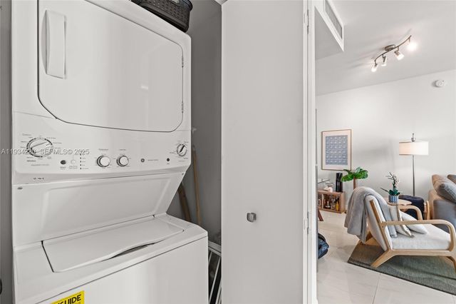 90 SW 3rd St 2109, Miami, FL 33130