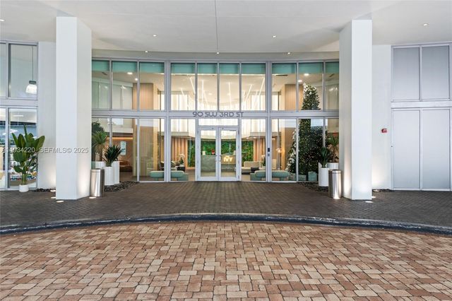 90 SW 3rd St 2109, Miami, FL 33130