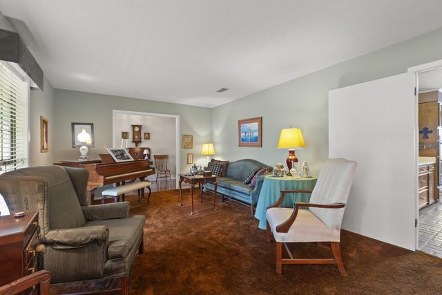 108 Pinecrest St., Collins, MS 39428