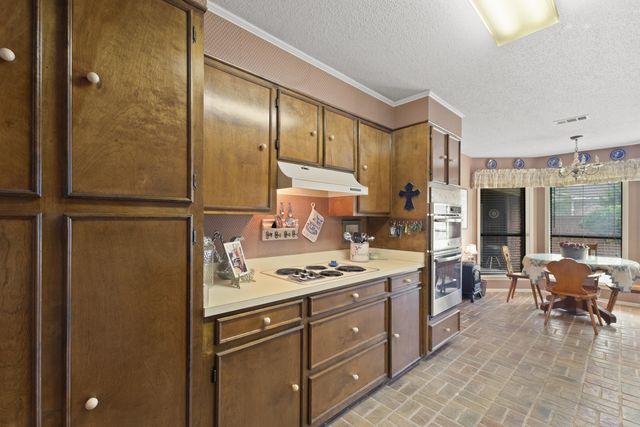 108 Pinecrest St., Collins, MS 39428