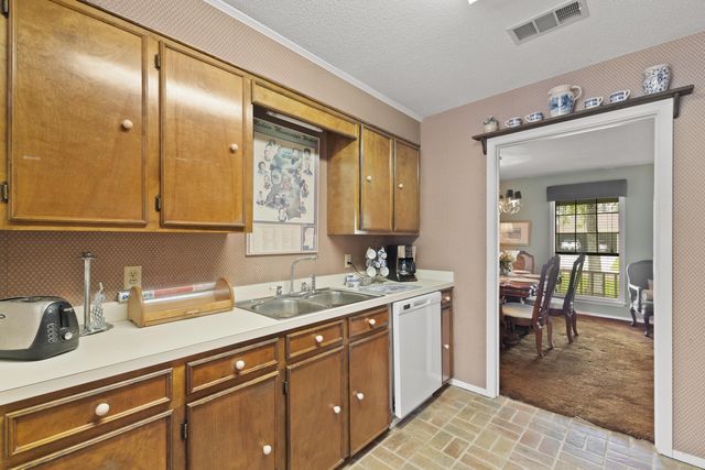 108 Pinecrest St., Collins, MS 39428