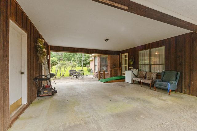 108 Pinecrest St., Collins, MS 39428