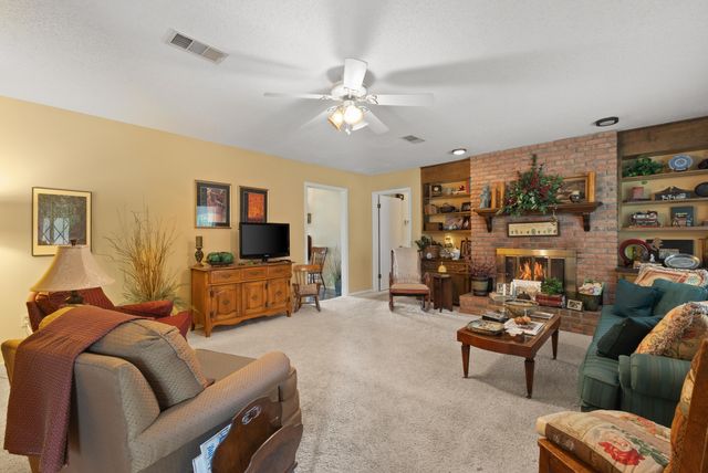 108 Pinecrest St., Collins, MS 39428