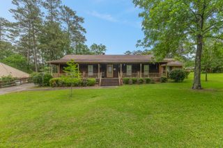 108 Pinecrest St., Collins, MS 39428