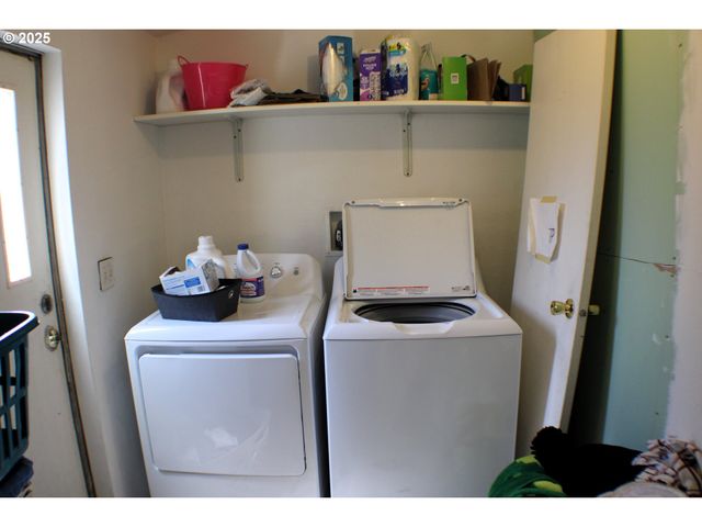 117 Adams Loop, Roseburg, OR 97470