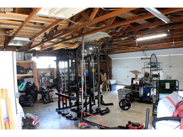 117 Adams Loop, Roseburg, OR 97470
