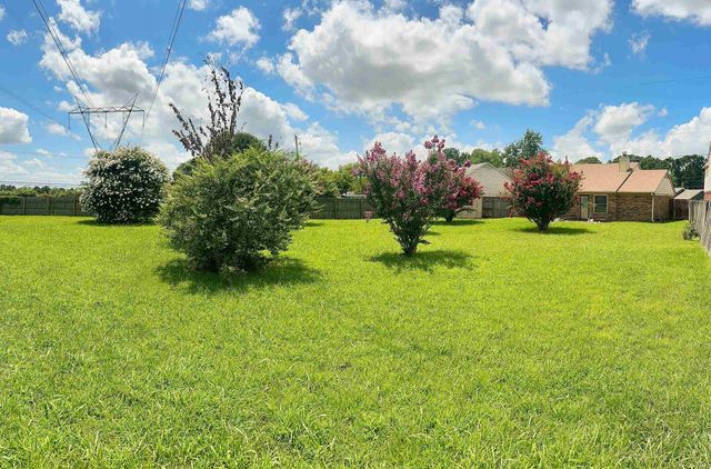 4664 S AMANDA OAKS CIR, Memphis, TN 38141
