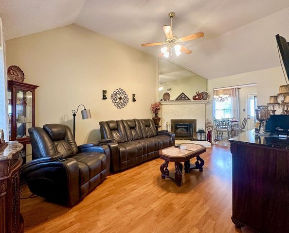 4664 S AMANDA OAKS CIR, Memphis, TN 38141