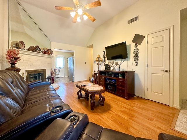 4664 S AMANDA OAKS CIR, Memphis, TN 38141