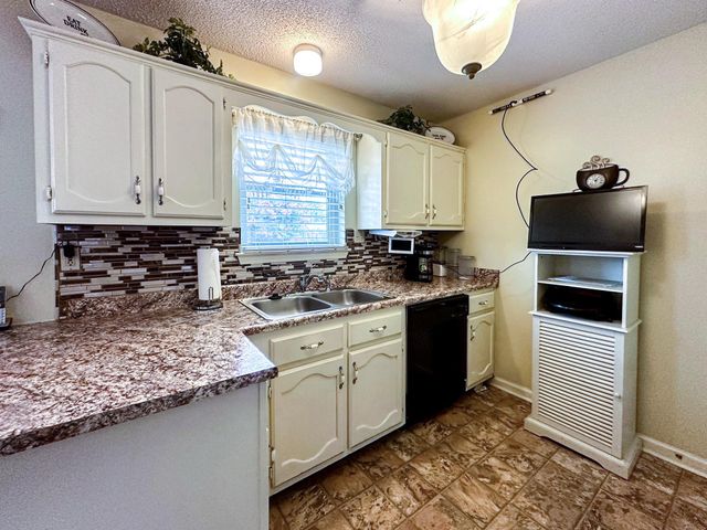 4664 S AMANDA OAKS CIR, Memphis, TN 38141