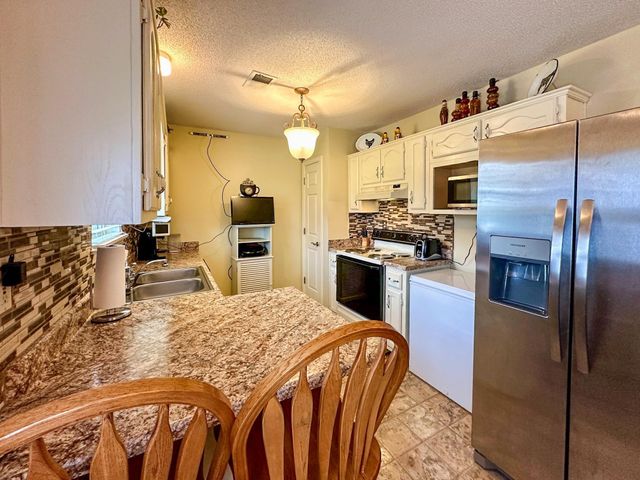 4664 S AMANDA OAKS CIR, Memphis, TN 38141