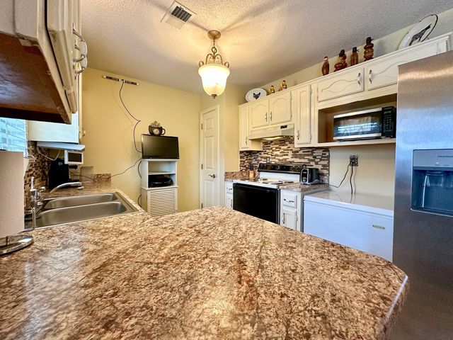 4664 S AMANDA OAKS CIR, Memphis, TN 38141