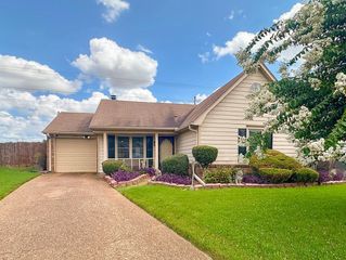 4664 S AMANDA OAKS CIR, Memphis, TN 38141