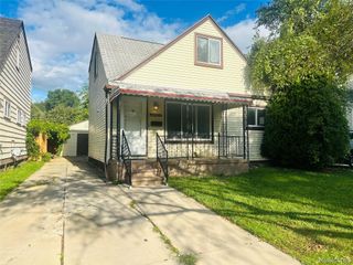 24272 Lauren Avenue, Warren, MI 48089