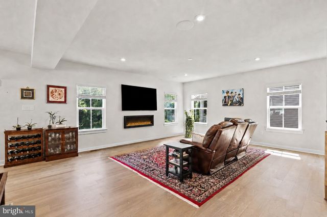 1024 MILES CT, Cheltenham, PA 19012
