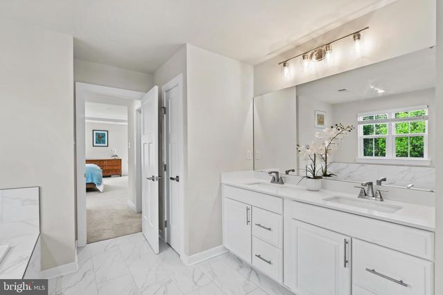 1024 MILES CT, Cheltenham, PA 19012
