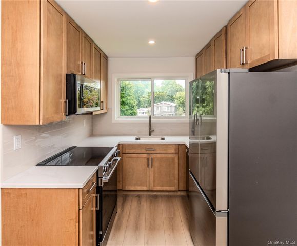 36 Richard Court, Pomona, NY 10970
