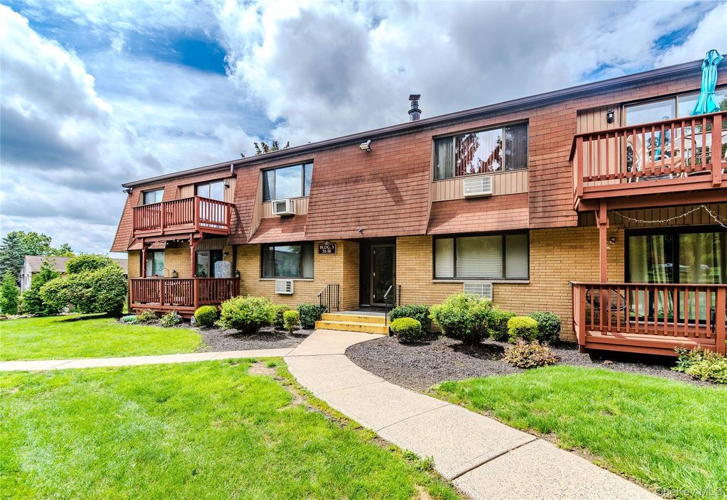 36 Richard Court, Pomona, NY 10970 — photo 2
