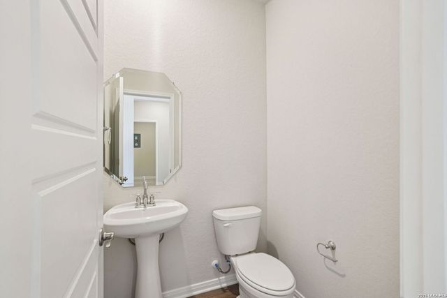 9312 Quail Crest Drive, Schertz, TX 78154