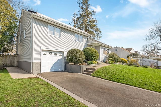 55 Amherst Drive, Massapequa, NY 11758