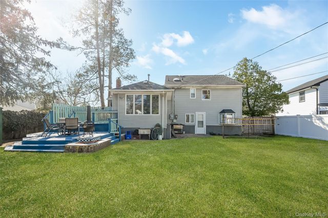 55 Amherst Drive, Massapequa, NY 11758