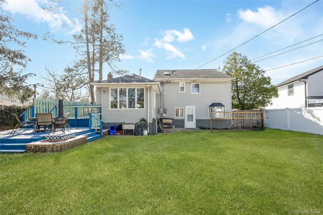 55 Amherst Drive, Massapequa, NY 11758